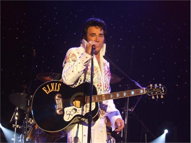 Elvis Live! Jerry Presley - Aloha From Hawaii