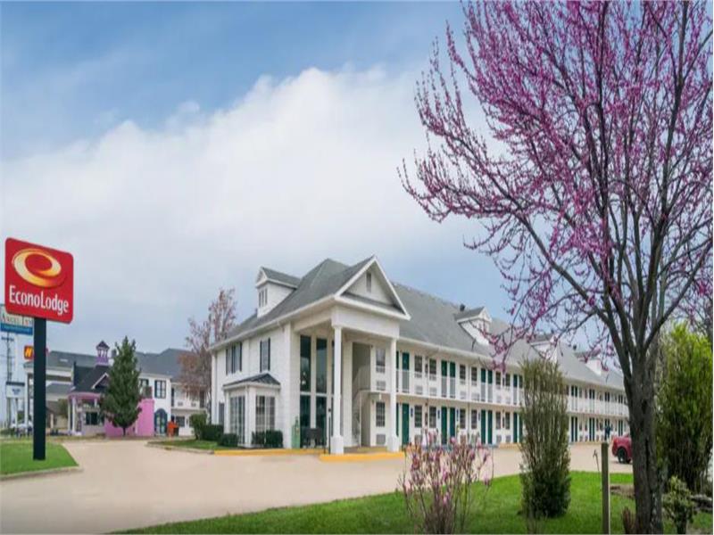 Economy - Econo Lodge