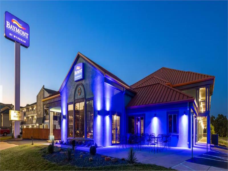 Standard - Baymont at Thousand Hills