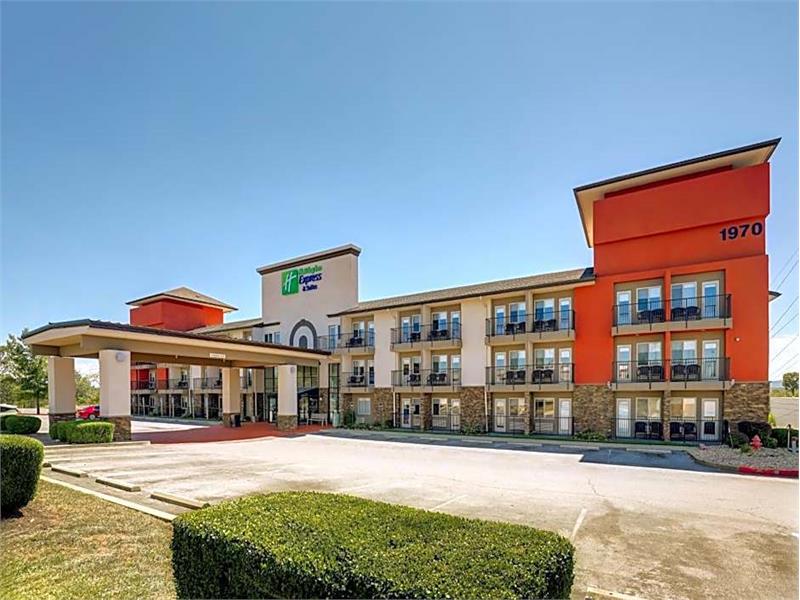 Premium - Holiday Inn Express & Suites (Hwy. 76)