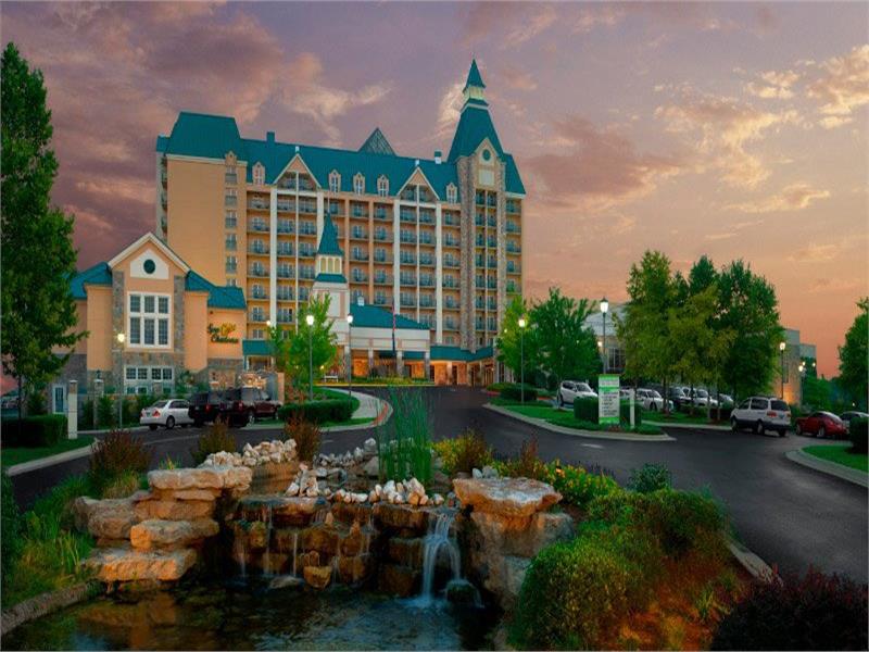 Premium - Chateau on the Lake 